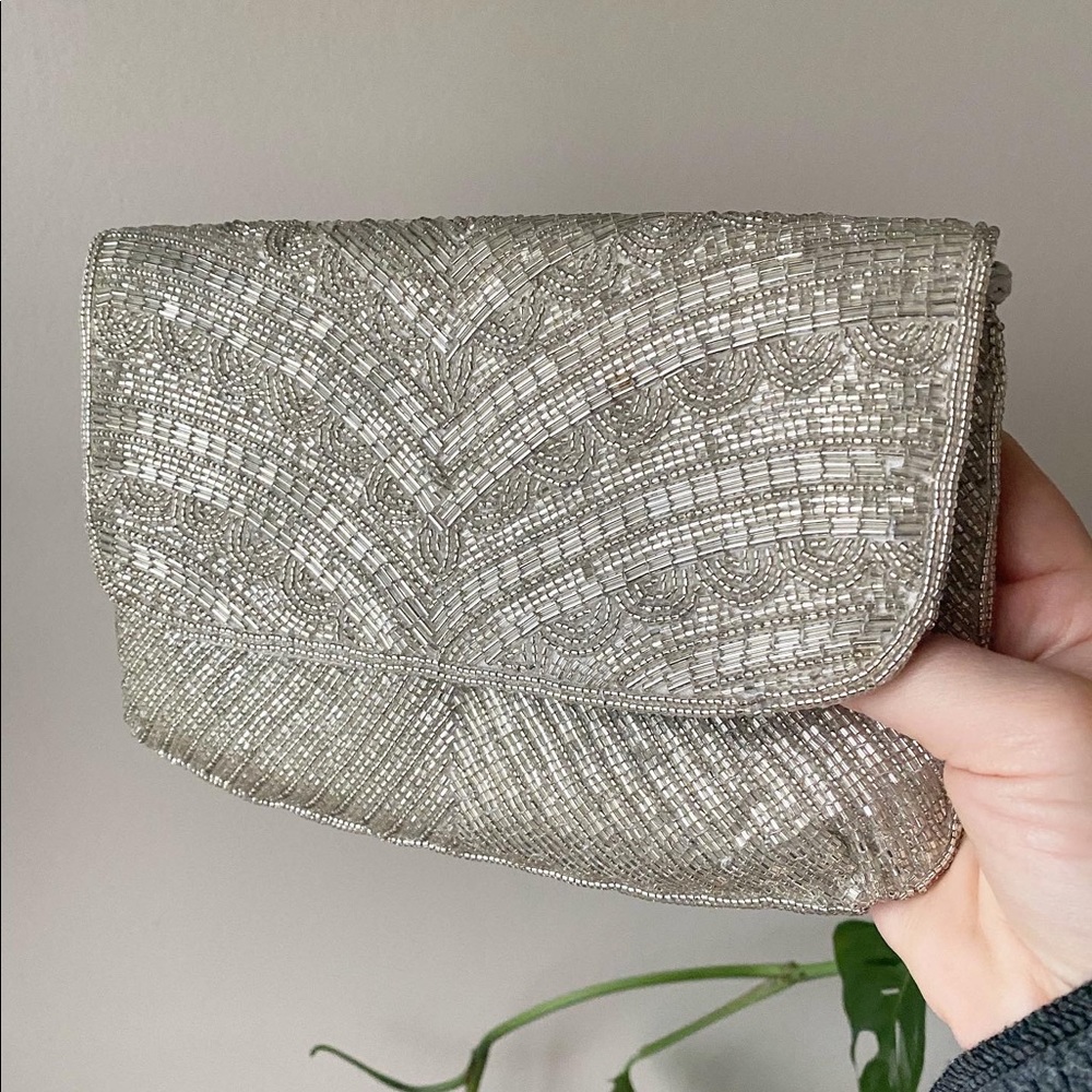 Vintage La Regale Beaded Silver Cluth/Crossbody